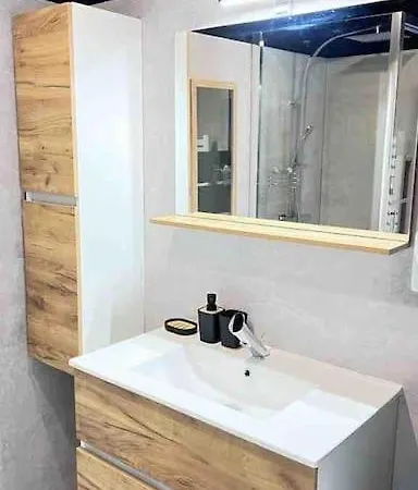 Apartment *petit Cocon Au Coeur Du Village* Saint-Georges-de-Luzençon