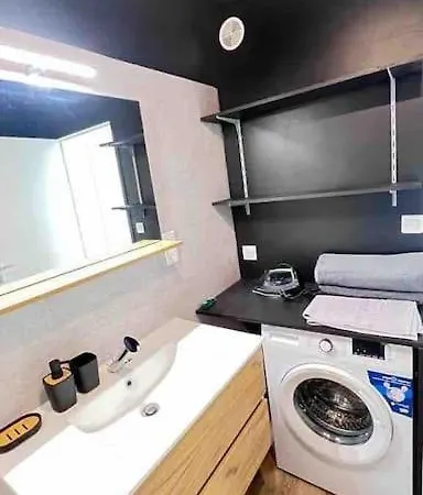 *petit Cocon Au Coeur Du Village* Apartment Saint-Georges-de-Luzençon